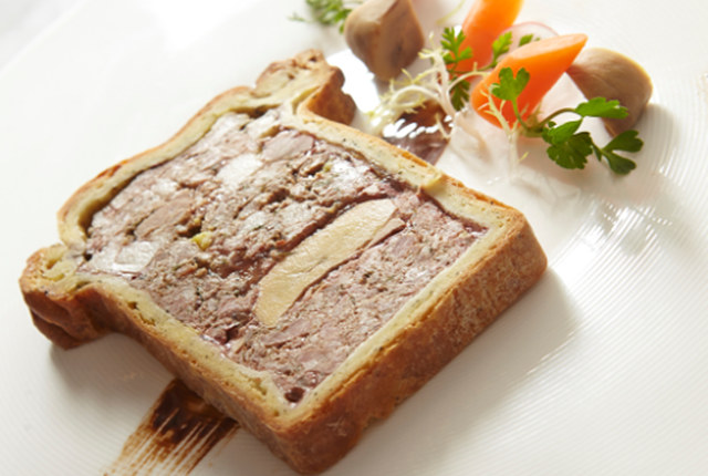 这道法式传统酥皮鹅肝肉酱批,足足花了四天时间才制作完成.